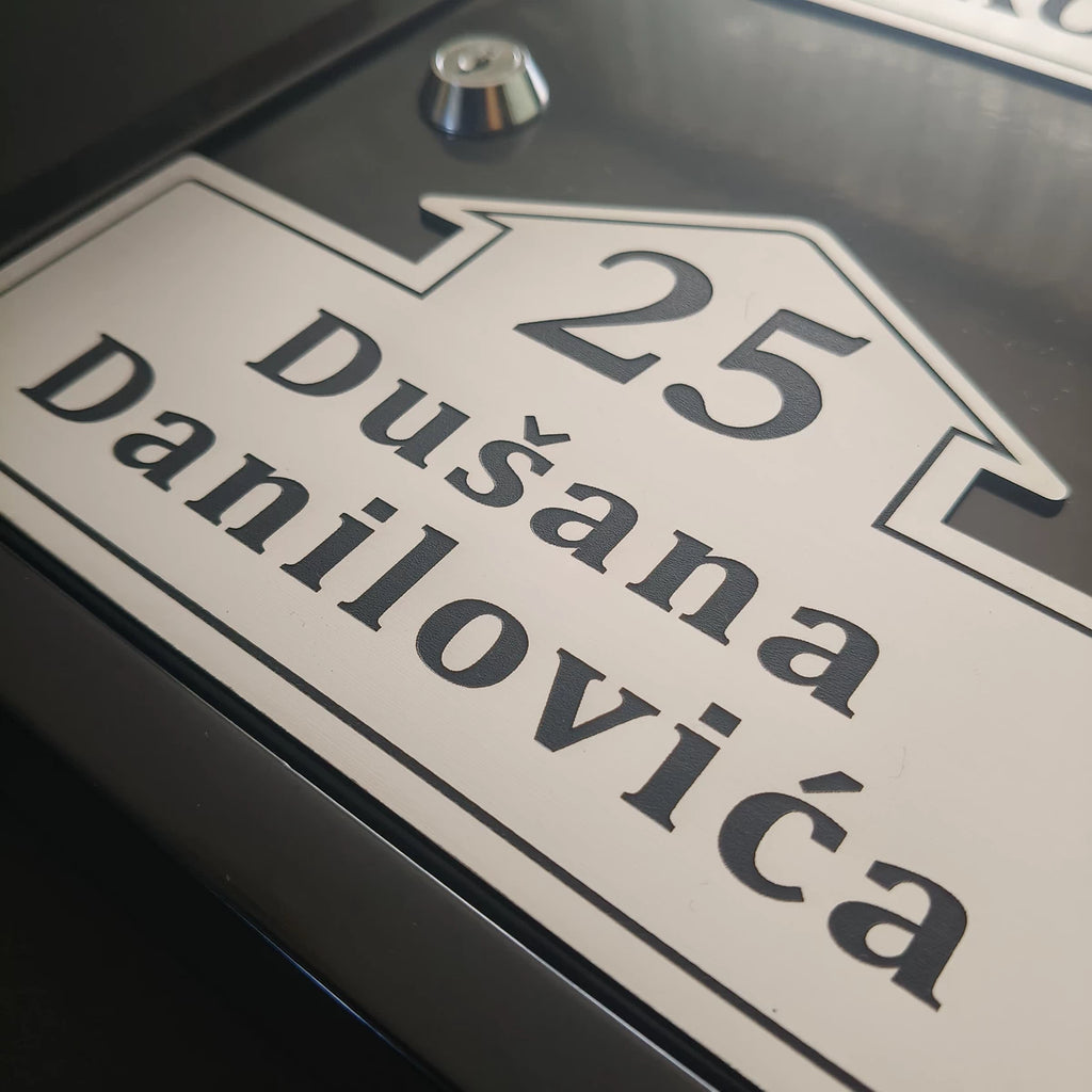 Crno poštansko sanduče sa pokretnim krovom 07