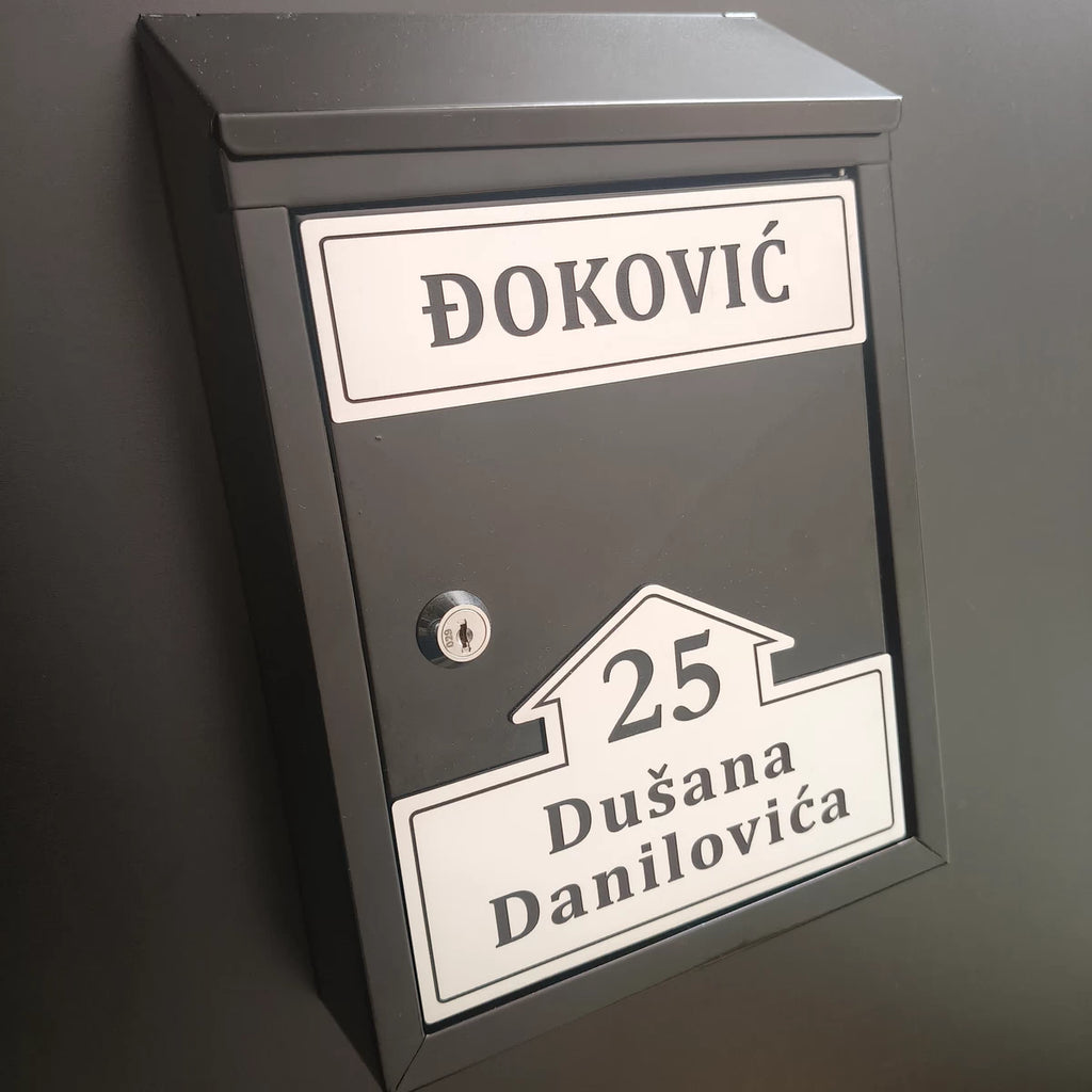 Crno poštansko sanduče sa pokretnim krovom 11