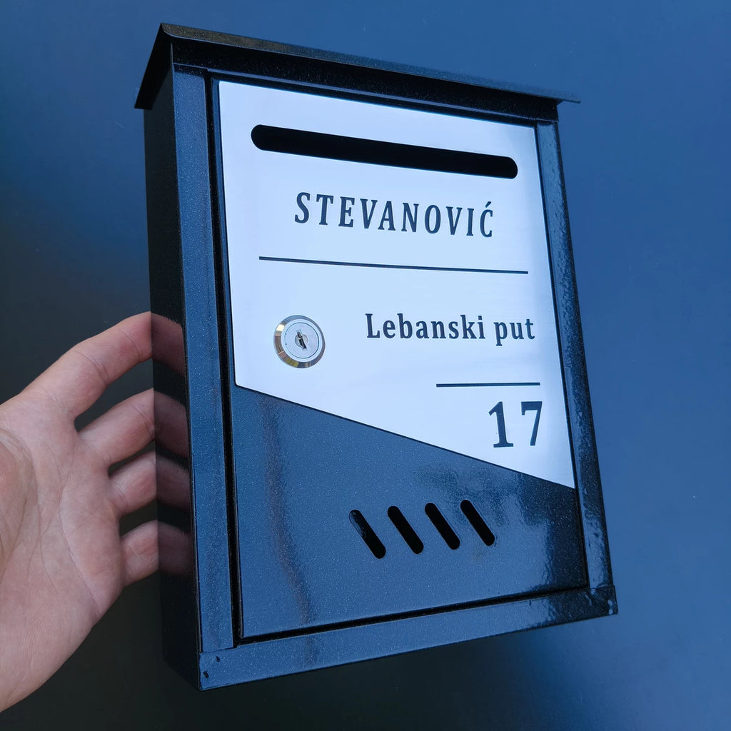 Personalizovano crno poštansko sanduče 23