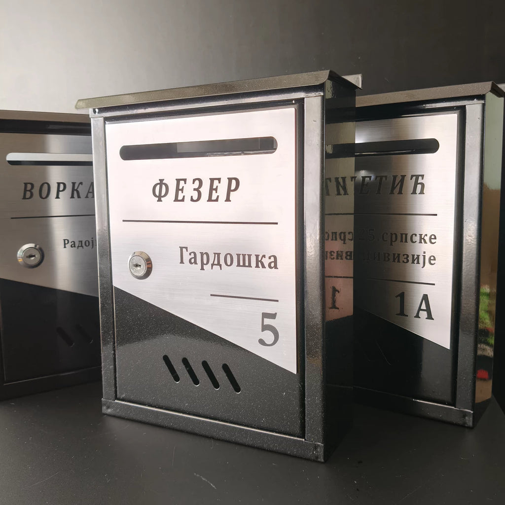 Personalizovano crno poštansko sanduče 85