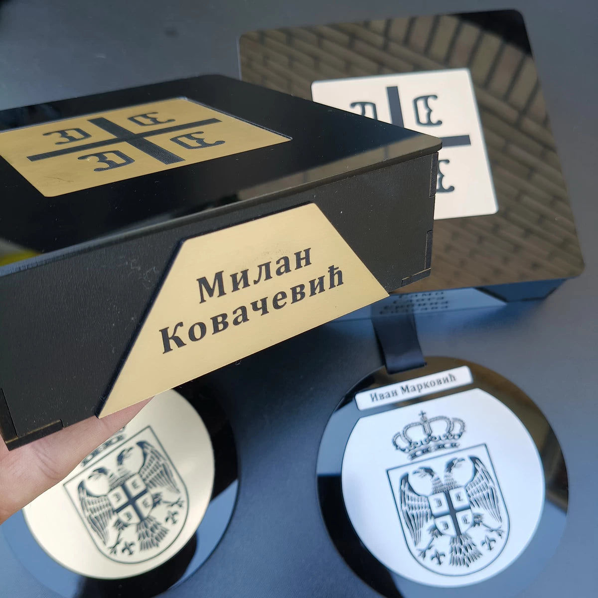 Samo sloga srbina spasava medalja u kutiji 07