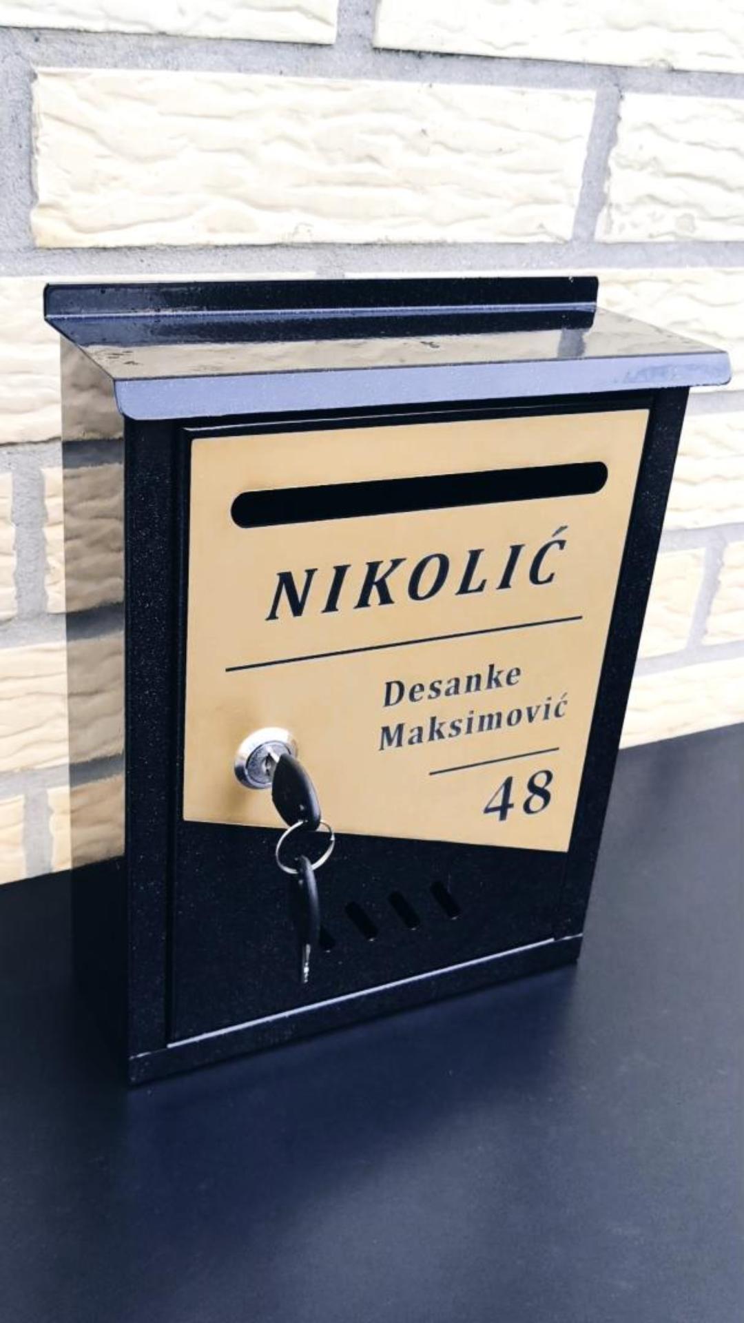 Personalizovano crno poštansko sanduče 91